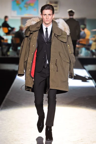 Look 36